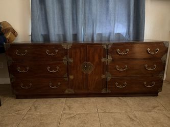 Vintage Dresser By Henredon Fine Furniture