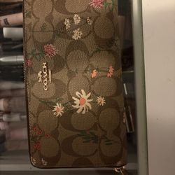 Coach Long Zip Wallet 