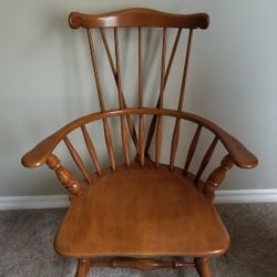 Solid Maple Vintage Spindle Chair in  EXCELLENT CONDITION
