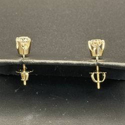 1 Cttw Natural Diamond Studs 
