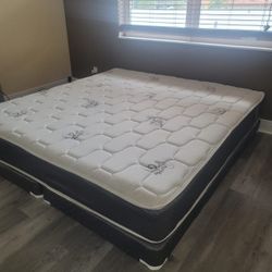 NEW KING SIZE MATTRESS and BOX SPRING. Bed frame not included 👍