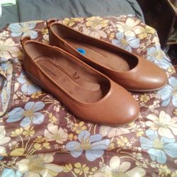 Tan Size 10 Ladies Flats