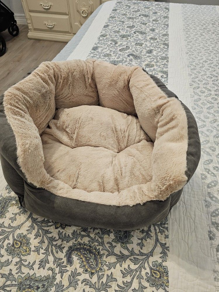 Small Dog Bed! Like New