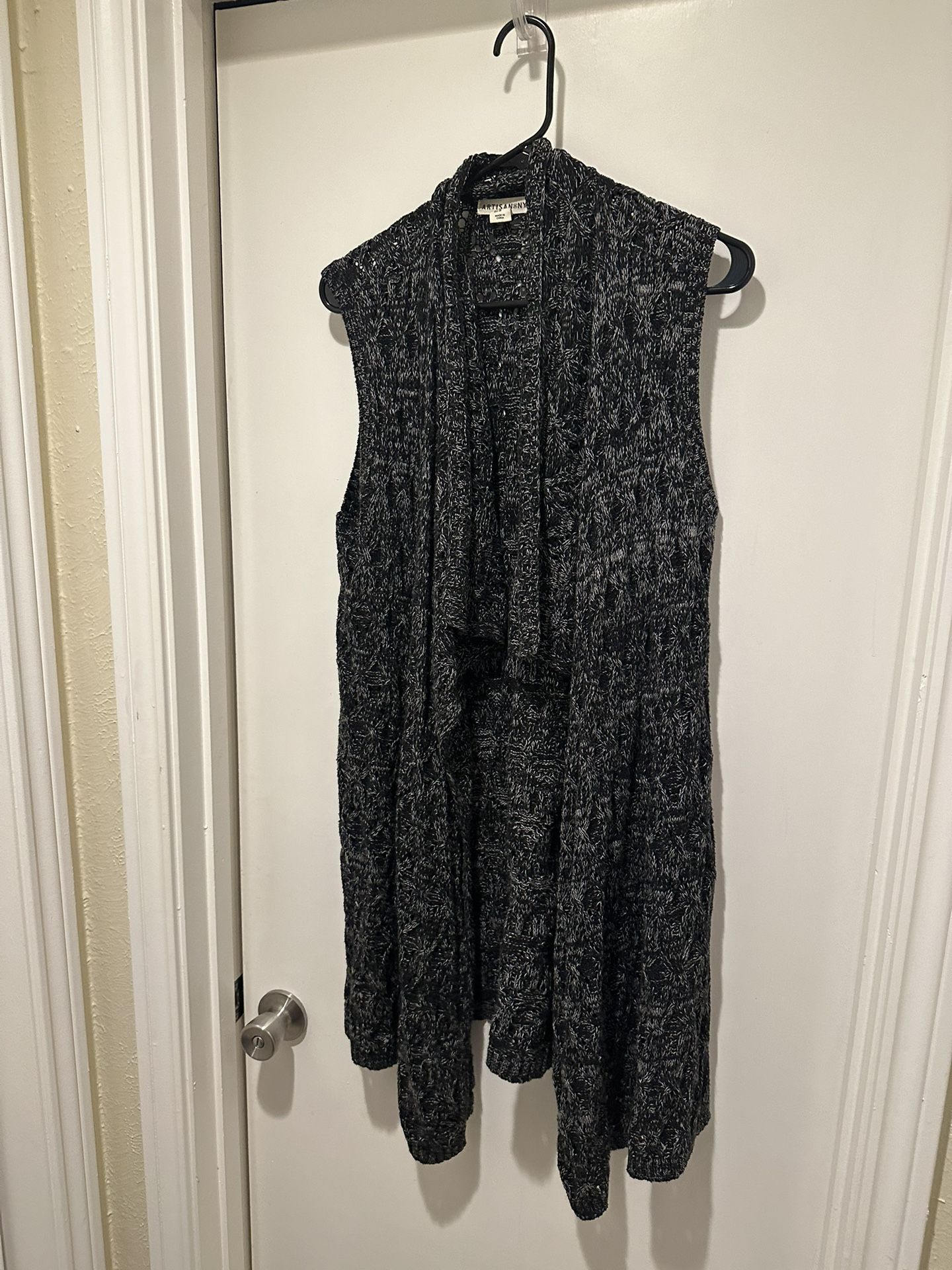 Artisan NY Grey Sleeveless Long Cardigan Sweater Best 