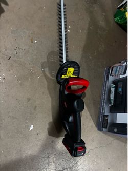Cordless hedge trimmer