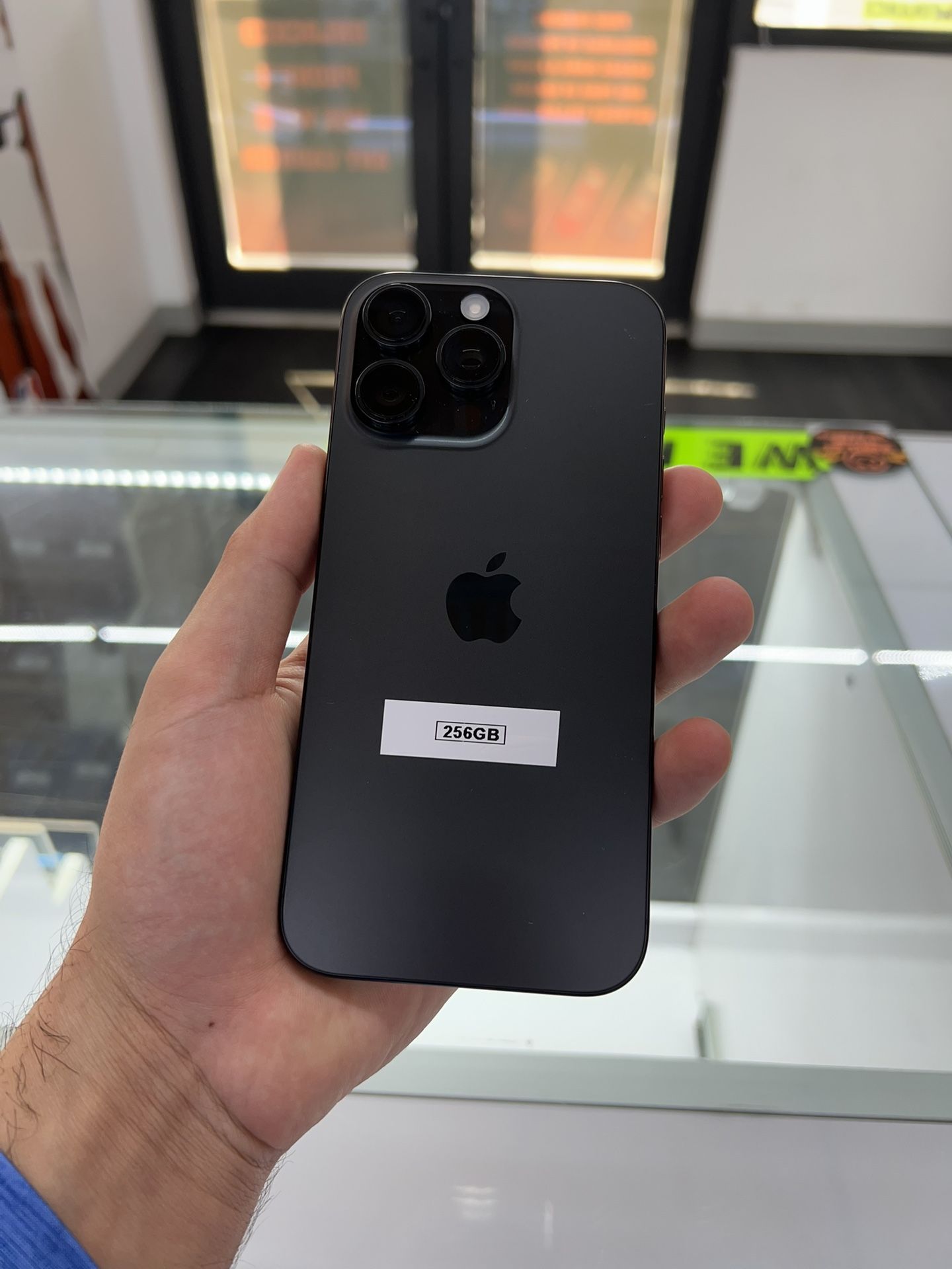iPhone 16 Pro Max 256GB (Unlocked)