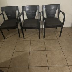 Tres Silas En Buenas Condiciones En 35 Dolares Por Las Tres 