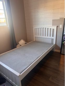White twin bed frame