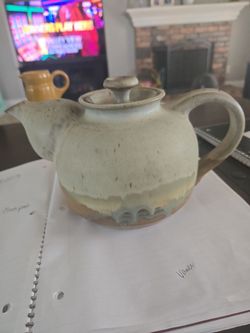Handmade Stoneware Ceramic Teapot with Lid