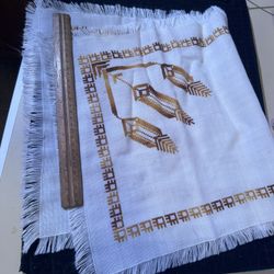 Short Table Runner