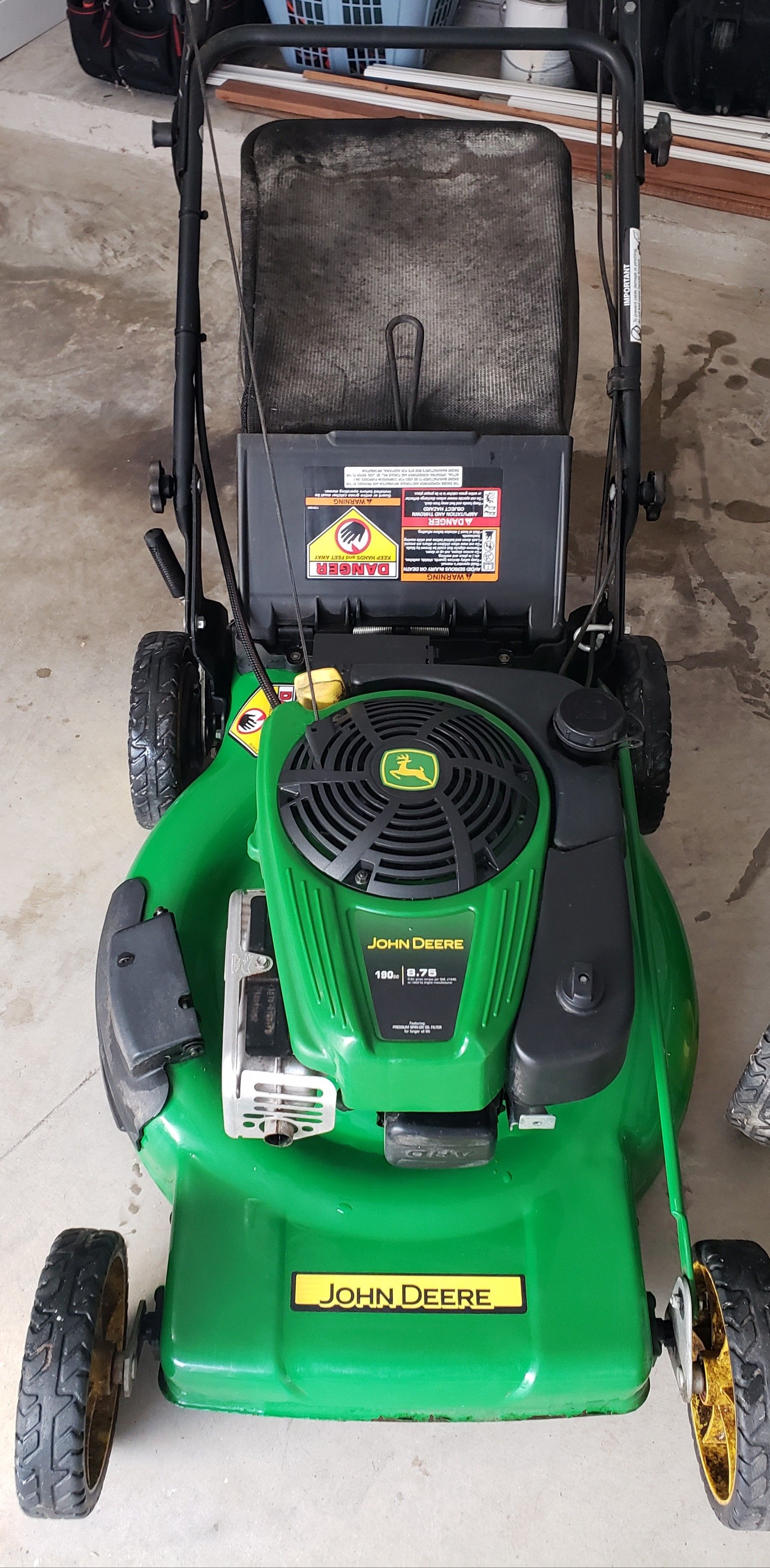 JOHN DEERE JS48 Momentum SELF PROPELLED LAWN MOWER
