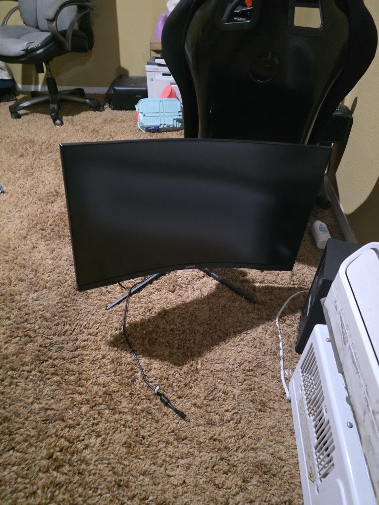 32" Samsung ODYSSEY G7 1440P 240 HZ