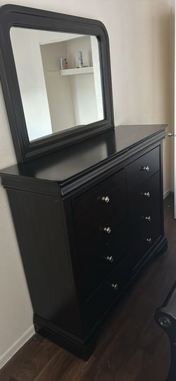 Brand New Dresser With Mirror