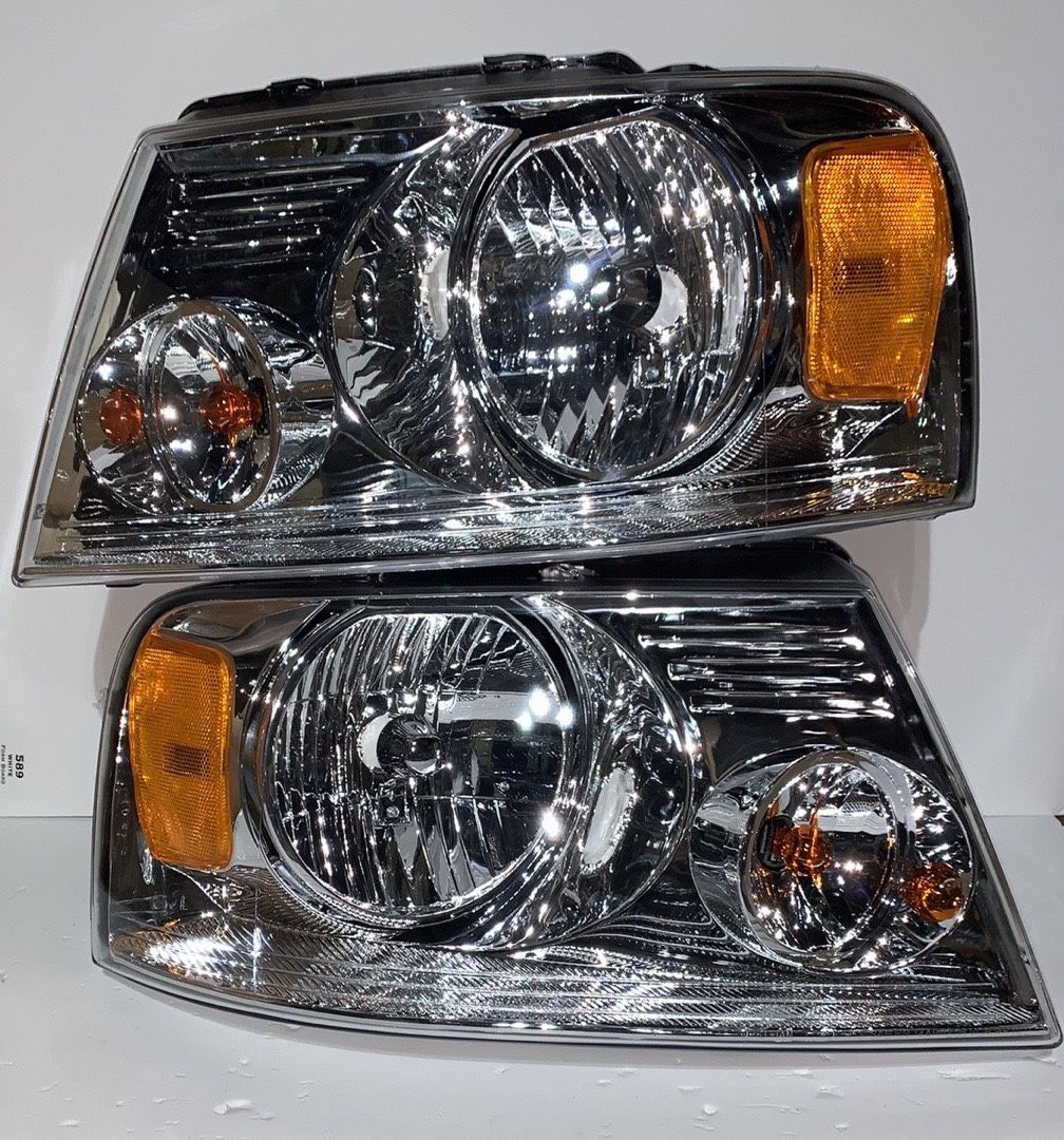 Ford F-150 Headlights for 2004 to 2008