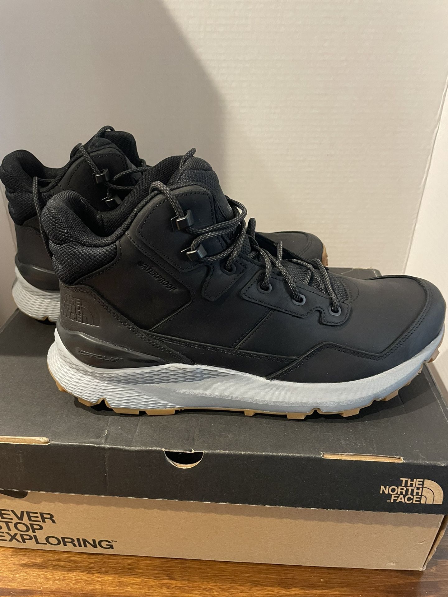 The North Face Mens Vals Mid Leather boots Wp Brand New Size 8.5, 9.0,9.5,10,10.5, 11 11.5 12 13 14