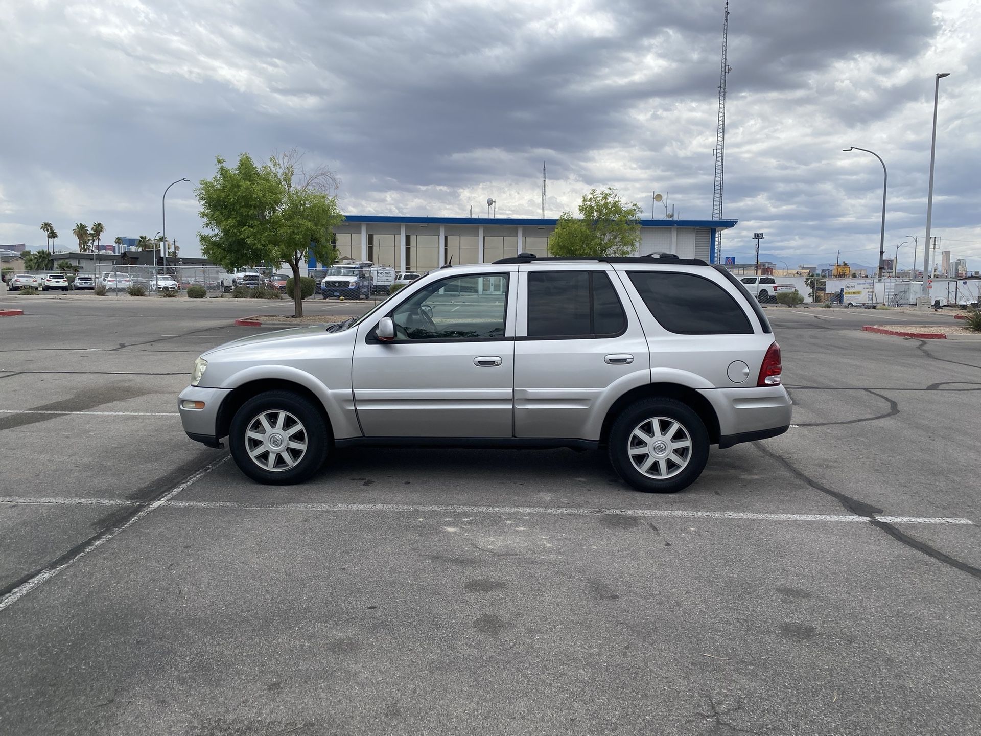 2004 Buick Rainier