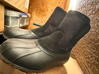Snow boots women size 11 (men size 9) rain boots