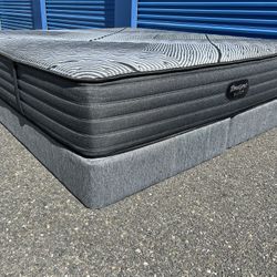 California King Size Bed Simmons Beautyrest Black Cal King Mattress And Box Springs ! Firm Mattress Free Delivery