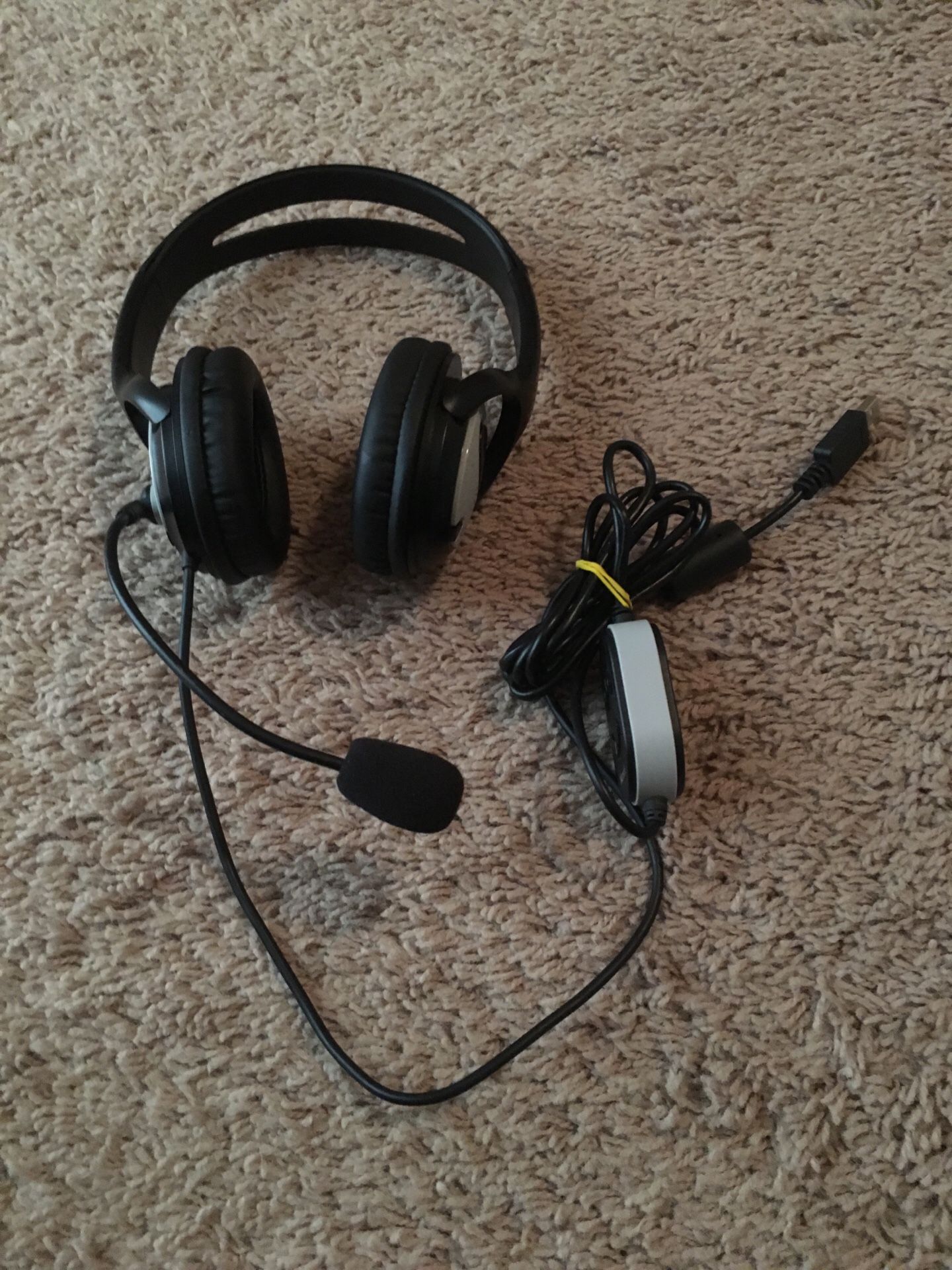 Brand new gaming headphones with microphone