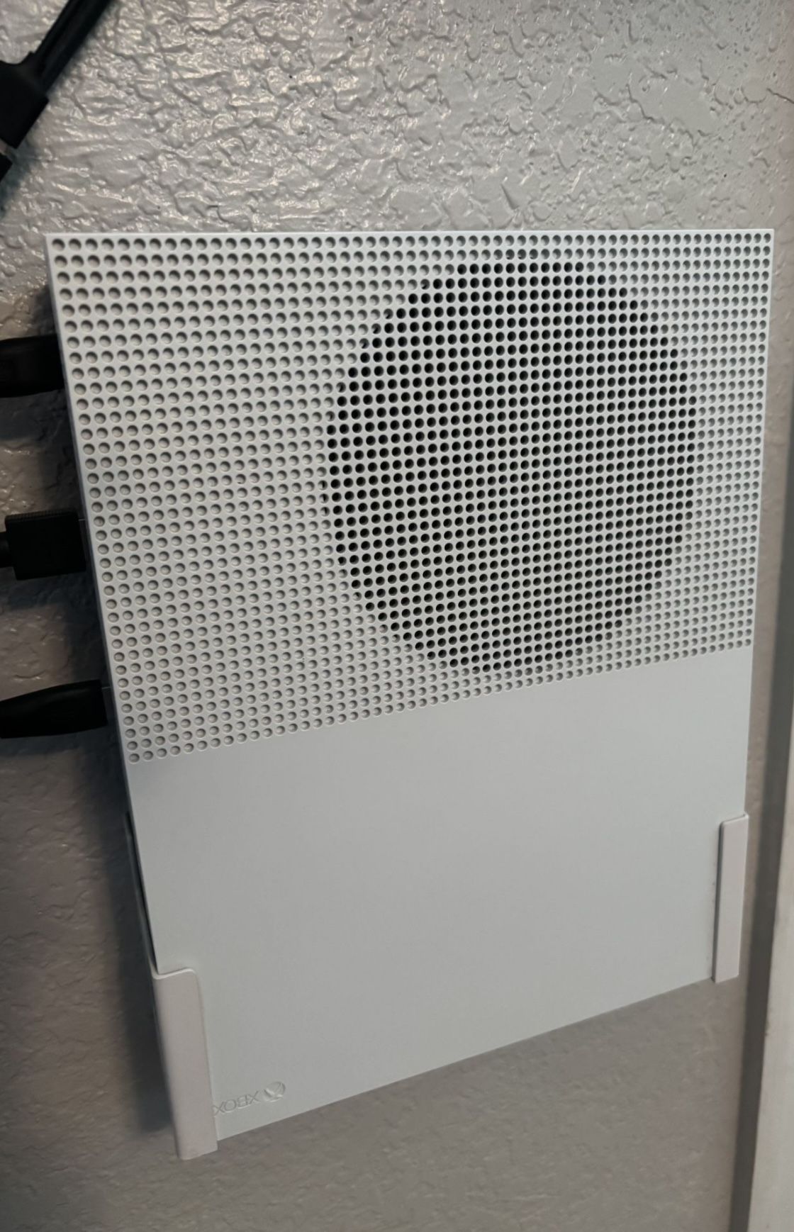 Xbox Series One S + Xbox Series One S Wall Mount