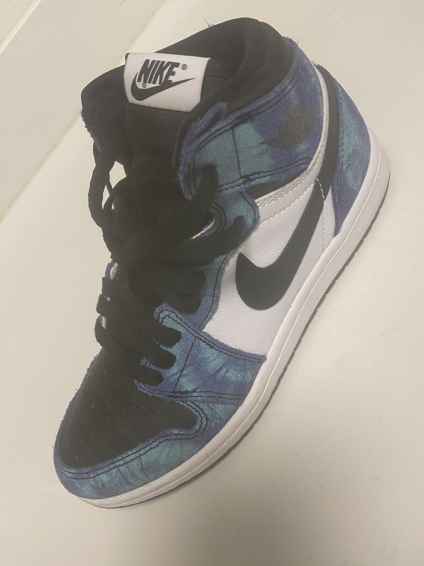 jordan 1 white black aurora green