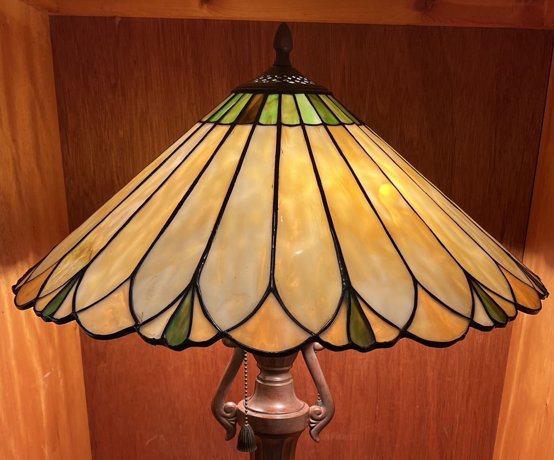 Vintage Tiffany Style Slag Lamp.