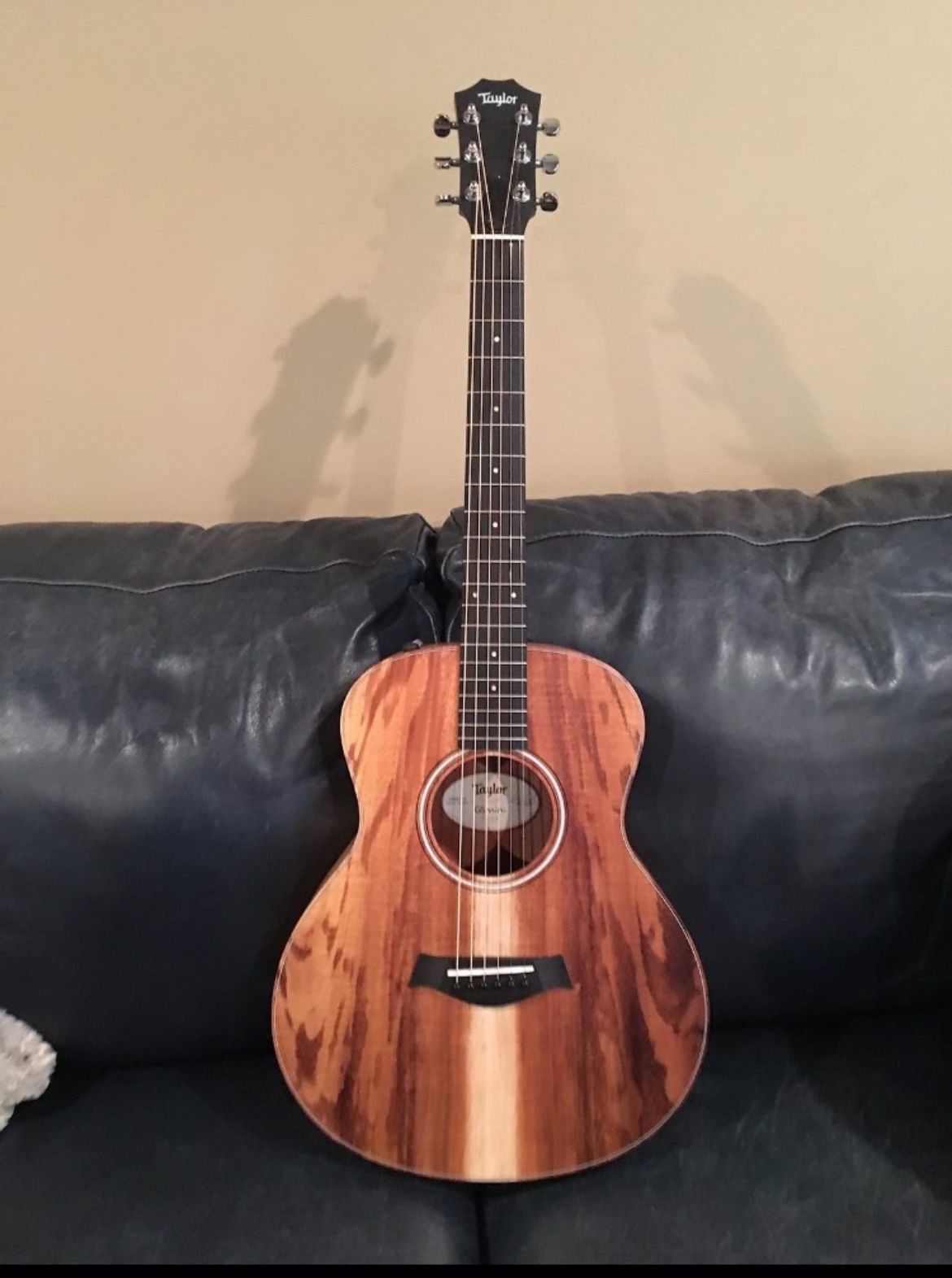 Taylor GSmini-e Koa