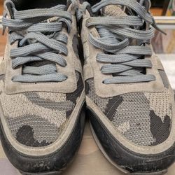 Valentino Sneakers size 44 with box 