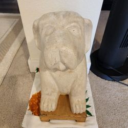 17" Bulldog Statue concrete/cast stone, House/Garden decoration, great condition, bottom 10.5 "×7.5"  