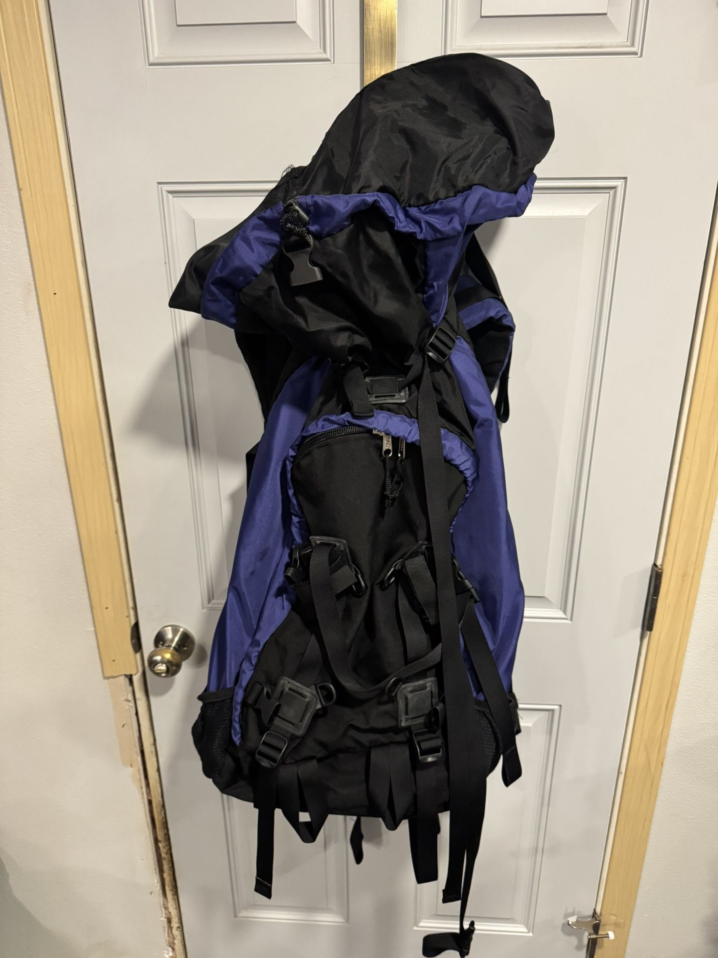 REI Hiking Backpack - Size Large
