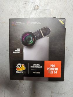 Black Eye Universal Smartphone Lens
