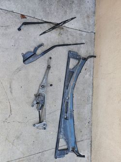Lexus windshield wipers with motor and cover and wipers