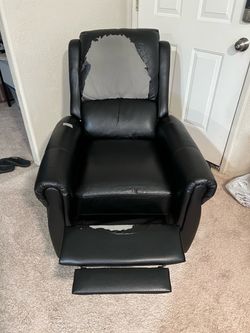 FREE RECLINER (WORK GREAT / LOOKS AWFUL)… F R E E !!!