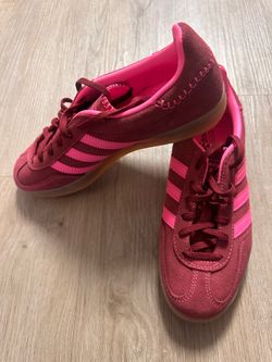 NEW Adidas Gazelle Women’s Size 7 - Burgundy & Pink