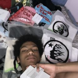 Airpods, Hellstar, bose, etc