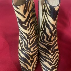 New Tiger Strip Boots Sz. 7
