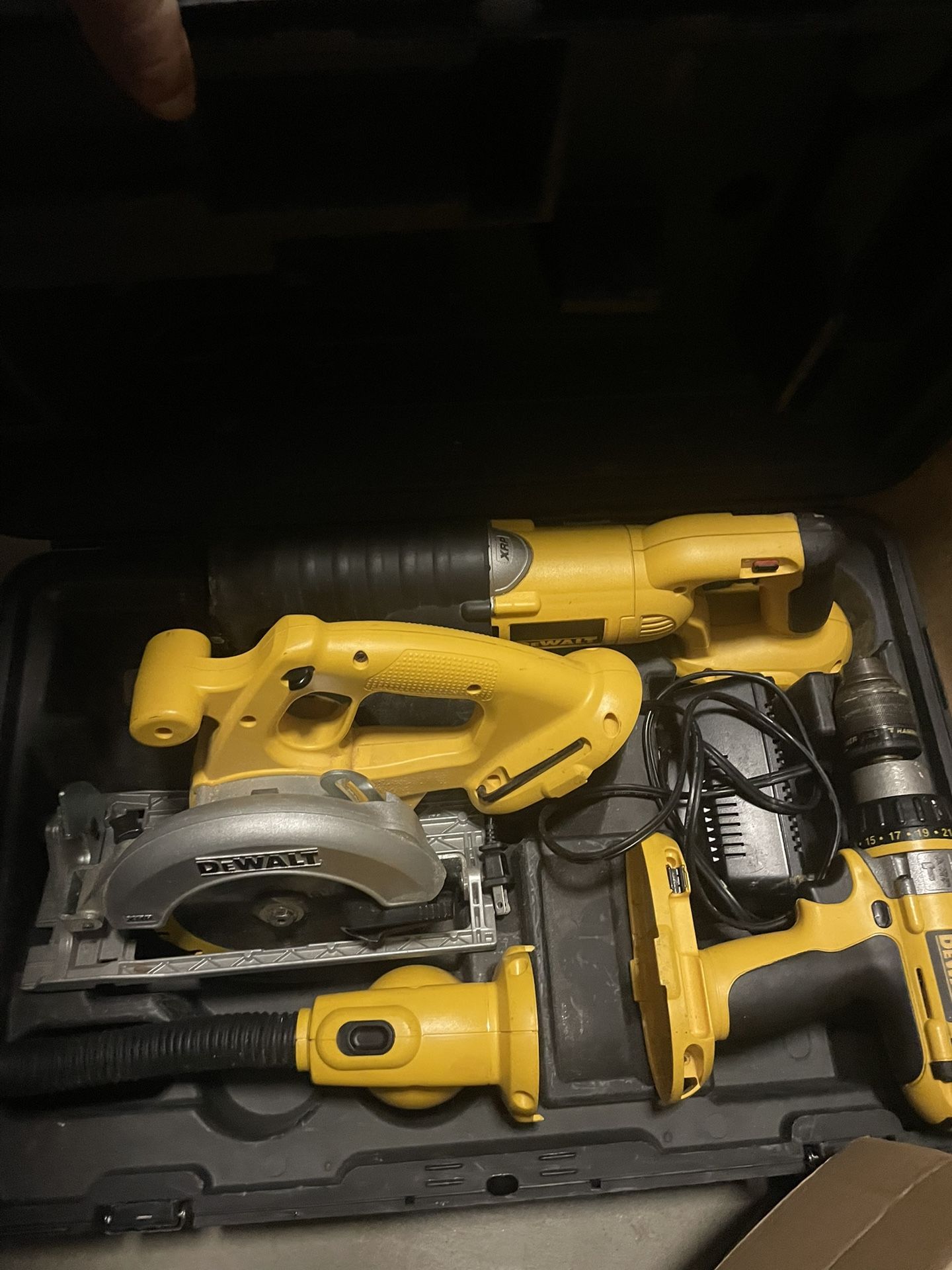 DEWALT