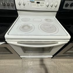 Frigidaire Electric Stove 