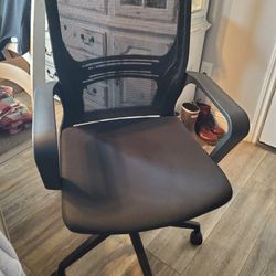 Office Chair- Comfy!