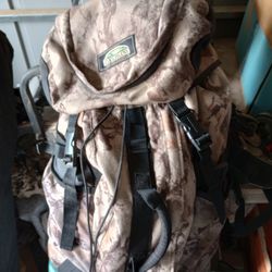 hunting back pack with Internal Fram and pocket for water Bladder