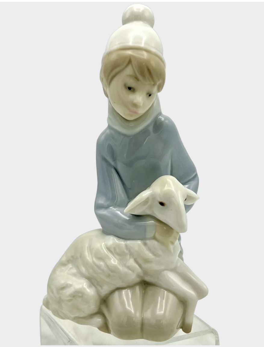 Lladro Figurine. Sheppard Boy With Lamb