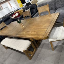 Beautiful Rustic Dining Set With Long Table ✨ 100”L 