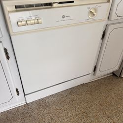 GE Nautilus Built-In Dishwasher