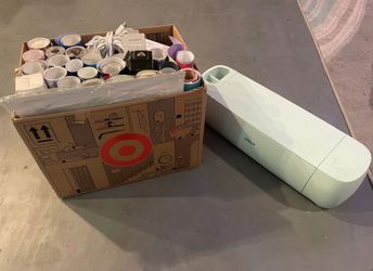 New Cricut Explore Air 2 with Large Vinyl Bundle