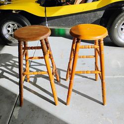 2 Bars Stools