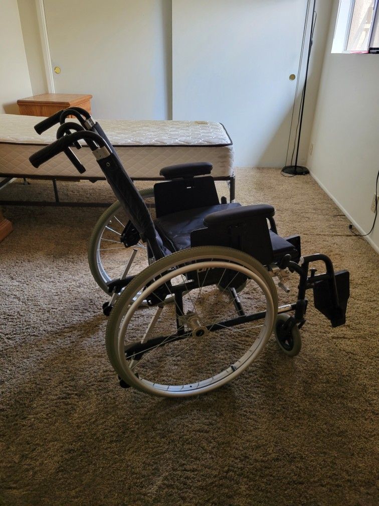 Drive All Aluminum Cougar Series 18" Wheelchair