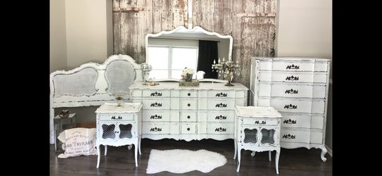 Bedroom set dresser