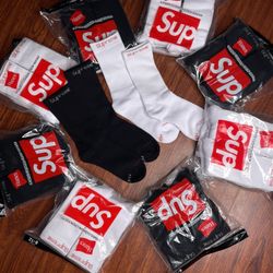Supreme Socks 
