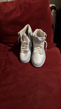 Nike Air Jordan’s  1 Mid Se Sneakers Size 7 