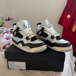Jordan 4 Retro